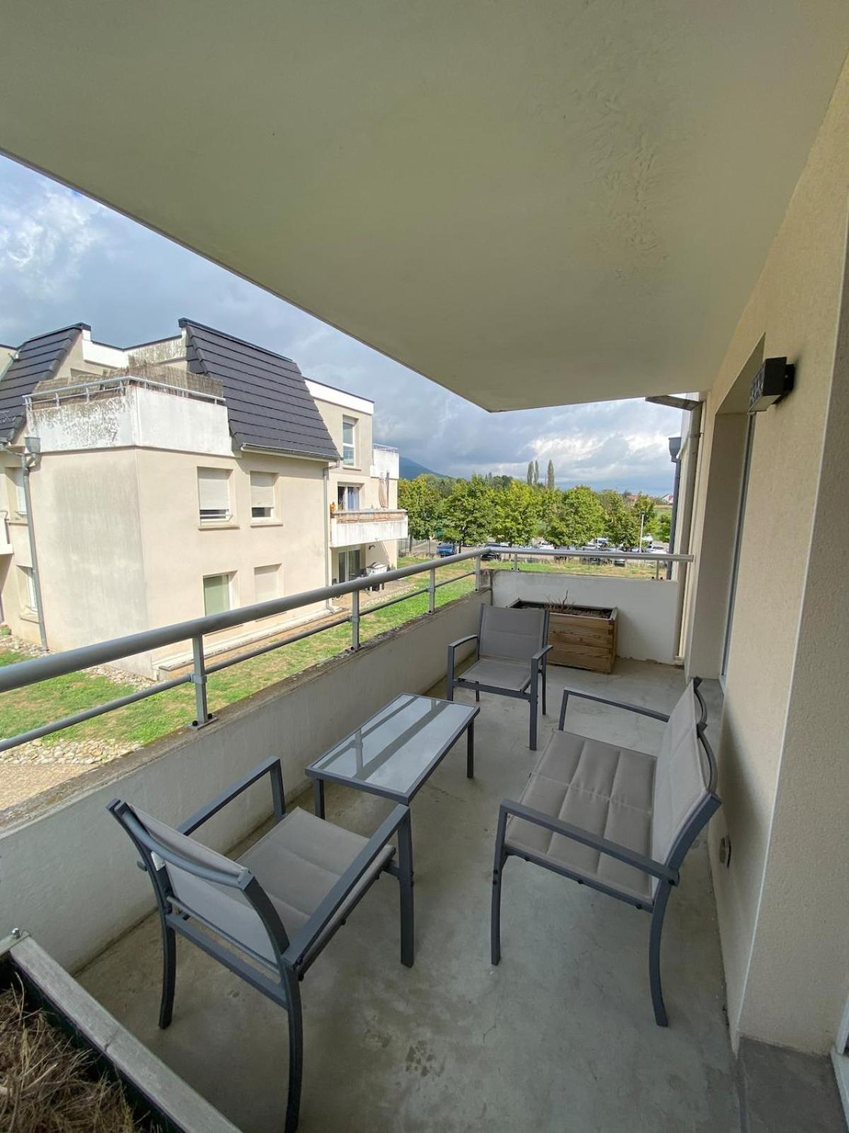 U1 Chaleureux Appartement Avec Balcon A Uffholtz Esterno foto